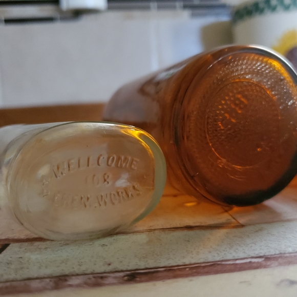 Bundle vintage old medicine bottles - Picture 11 of 11